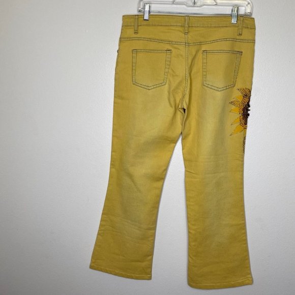 YELLOW FLORAL SEQUIN CROPPED BOOT CUT JEANS YELLOW SIZE 31 - Picture 2 of 8